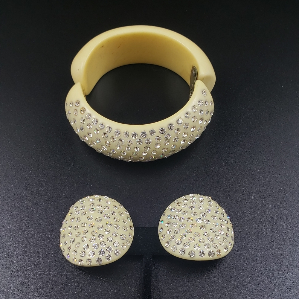 Vtg Catalin & clear rhinestone cuff & earring set - Picture 2 of 10
